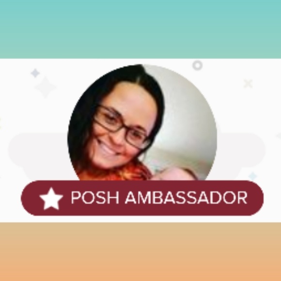 Meet your Posher, Anissa 😉 - Picture 5 of 5